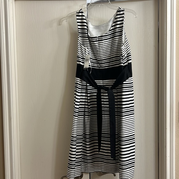 AB Studios, Fit & Flare stripped dress, size 16. - Picture 2 of 4